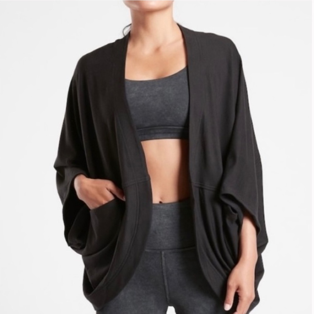 Athleta Cacoon wrap- size xs - black - excellent used condition